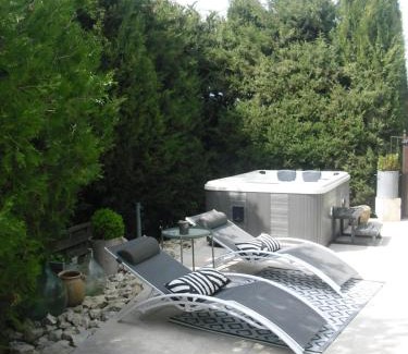 Methamis Casa | Gîte de charme piscine et SPA en Provence