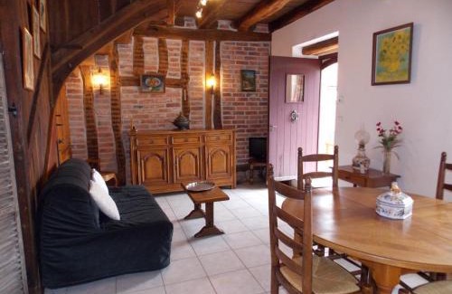 Neuvy Apartamento | Gîte de charme rural avec terrasse, jardin privé, chevaux à proximité et équipements modernes - FR-1-489-213
