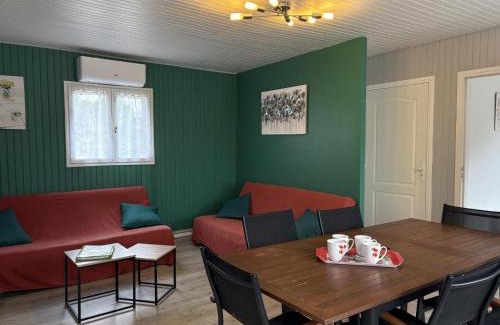 Le Theil Casa | Gîte De Fontariol avec Piscine Couverte en Auvergne - FR-1-489-590