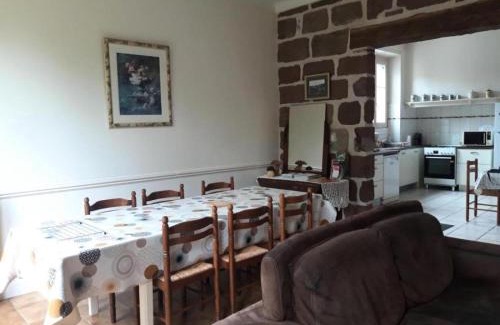 Vars-sur-Roseix Apartamento | Gîte de France à Vars-sur-Roseix 3 épis - Gîte de France 5 personnes MAE-9624
