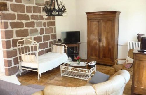 Vars-sur-Roseix Apartamento | Gîte de France à Vars-sur-Roseix 3 épis - Gîte de France 5 personnes MAE-9624