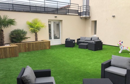 Les Chatelliers-Chateaumur Casa | Gîte de Groupe 35 Couchages de 950 m² Chauffés Avec Piscine et spa Intérieur