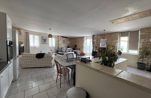 Genac-Bignac Casa | Gîte de L'hortensia, Maison de Campagne