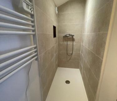 Chauvigny Apartamento | Gîte De la Cour au Grenier 2