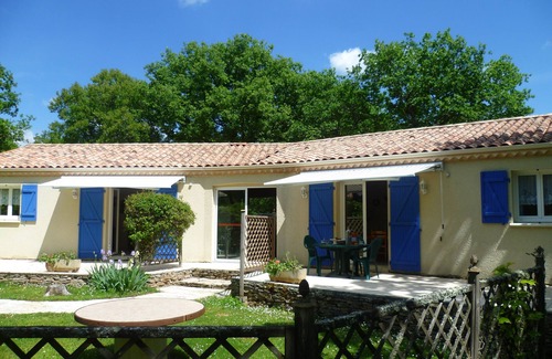 Limogne-en-Quercy Casa | Gîte de Lescurou Emeraude Cottage 4 Guests–Pool, Garden & Peaceful Family Escape
