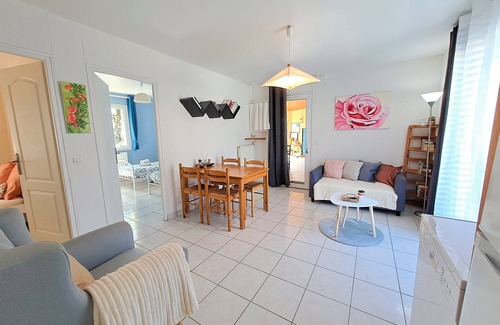 Limogne-en-Quercy Casa | Gîte de Lescurou Coquelicot 4 Guests–Pool, Nature & Peaceful Family Retreat