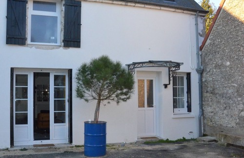 Josnes Apartamento | Gîte de Style Industriel 75m² Pour Couchage de 4 Personnes Linge Fourni