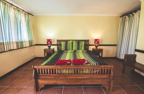 Dumbea Cama Y Desayuno | Gîte Domaine de la Ferme d'Erambere lot 67 route de la Nondoue
