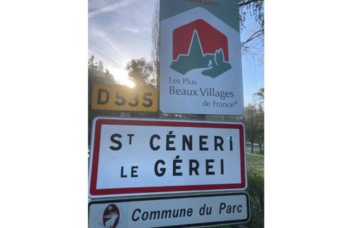 Saint-Pierre-des-Nids Casa | Gîte du Dauphin