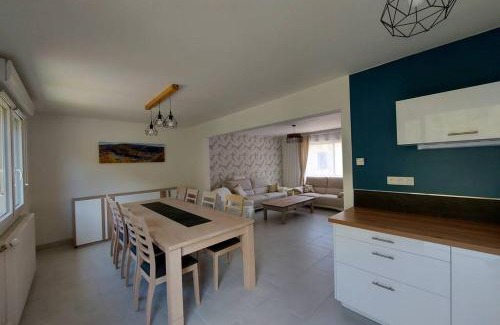 Montherme Casa | Gîte en bord de Meuse