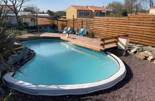 Saint-Hilaire-le-Vouhis Casa | Gîte Familial Avec Piscine & Prestations