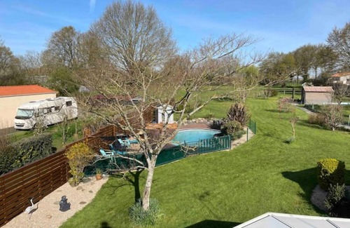Saint-Hilaire-le-Vouhis Casa | Gîte Familial Avec Piscine & Prestations