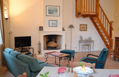 Saint-Cybardeaux Casa | Gîte familial avec piscine chauffée, jardin clos, équipement bébé, au cœur d'une propriété viticole. - FR-1-653-70