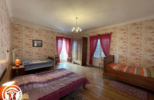 Le Champ-Saint-Pere Casa | Gîte familial en pleine nature avec piscine et activités proches des parcs O’Fun et O’Gliss - FR-1-426-238