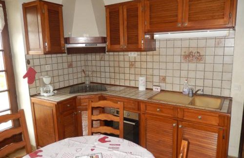 Arthon Casa | Gîte familial près de Châteauroux avec jardin, aire de jeux et location de salle, idéal pour 8 pers. - FR-1-591-12