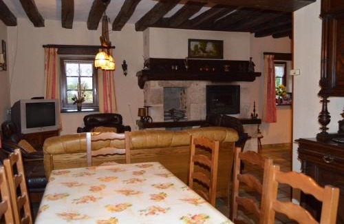 Arthon Casa | Gîte familial près de Châteauroux avec jardin, aire de jeux et location de salle, idéal pour 8 pers. - FR-1-591-12