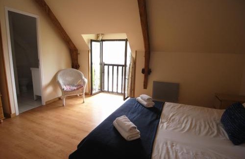 Les Champs-Geraux Casa | Gîte Fraise - Les Gîtes de la Lohuas