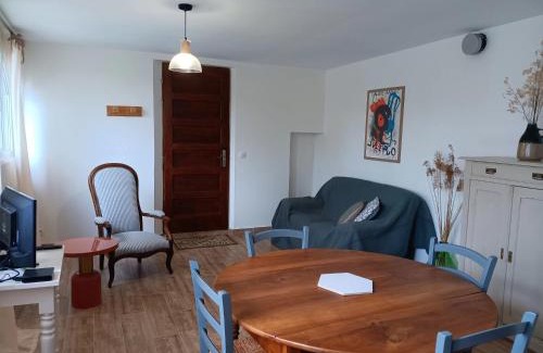 Saint-Julien-de-Cassagnas Apartamento | Gîte Gard 4-5 personnes Piscine et rivière