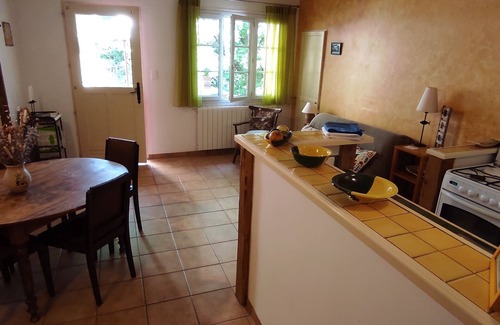 Entrechaux Apartamento | Gîte Genévrier, in Provence.
