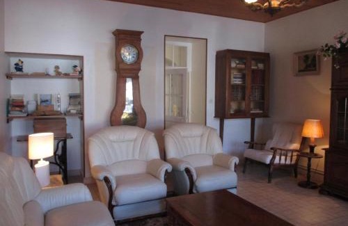 Huriel Casa | Gîte Indépendant avec Cour Close, WiFi et Chauffage Compris – Proche Montluçon et Néris-les-Bains - FR-1-489-27