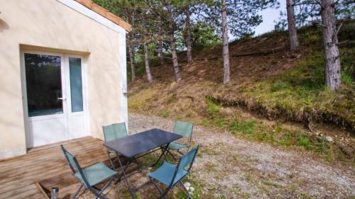 Aouste-sur-Sye Casa | Gîte l échappée bleue Dromoise - la chambre