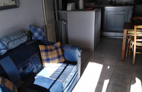 Mas-d'Orcieres Casa | Gîte la cour fleurie