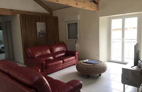 Rocles Otro | Gîte la Ferme de Palhères Oubliez vos Soucis Dans ce Logement Spacieux et Serein