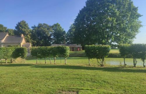 Gennes-sur-Glaize Cama Y Desayuno | Gîte la Petite Gilardière
