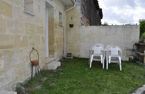 Ludon-Medoc Cabaña | LA REMISE-Gîte-Familiar-Baño compartido-Vista al Jardín