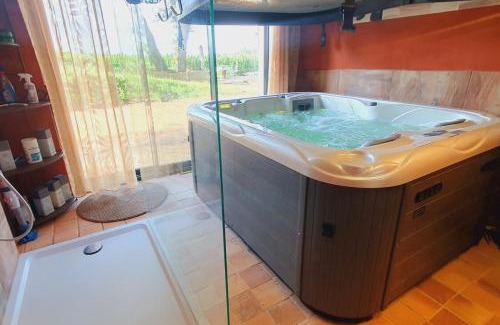 Missillac Apartamento | Gîte La Thébaïde 4 à 6 personnes à Missillac - Spa Jacuzzi - Loire Atlantique