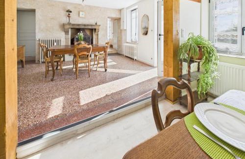 Neris-les-Bains Casa | Gîte lamadelon