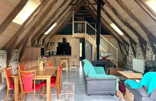 Coubisou Casa | Gîte Le Couderc de Coubisou, grange rénovée