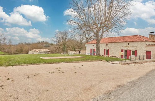 Saint-Aubin-de-Cadelech Casa | Gîte les Jourdonnies - Charmante Maison à la Campagne
