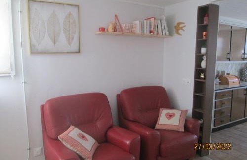 Vilosnes-Haraumont Casa | Gîte loft au bord de la Meuse avec jardin, terrasses et activités variées à Vilosnes-Haraumont - FR-1-585-81
