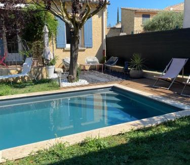 Aubignan Apartamento | Gîte Lou Sabaï au pied des dentelles de Montmirail, piscine partagée