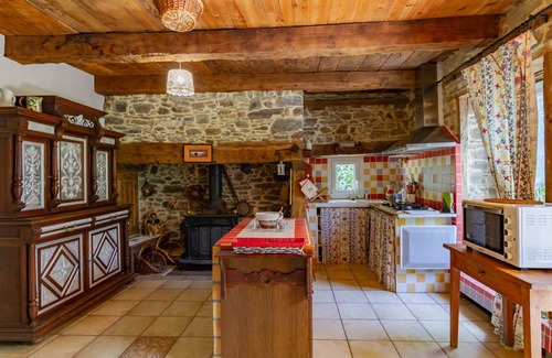 Lagrauliere Cabaña | Gîte Loucastan in a green setting