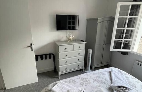 Saint-Martial-d'Albarede Apartamento | Gîte Moderne de Deux Chambres