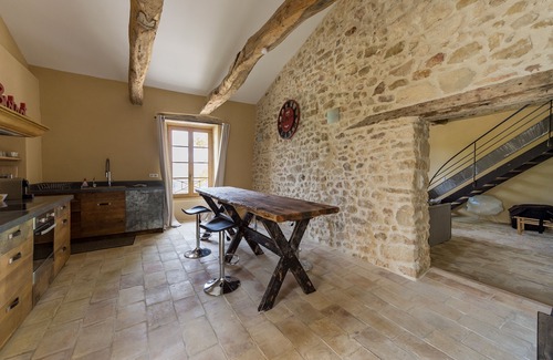 Verfeuil Apartamento | Gîte Pélisse, casa rural con encanto para 4 personas en una gran bodega