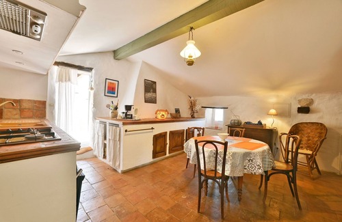 Lussan Apartamento | Gîte Pina - Gîte avec piscine partagée