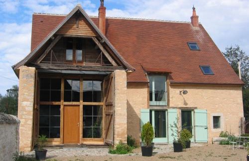 Lignieres Cama Y Desayuno | Gîte, piscine L'Ange Blanc 28 personnes