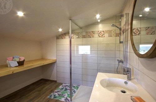 Panissieres Casa | Gîte rénové avec fibre et confort à Panissières - FR-1-496-367