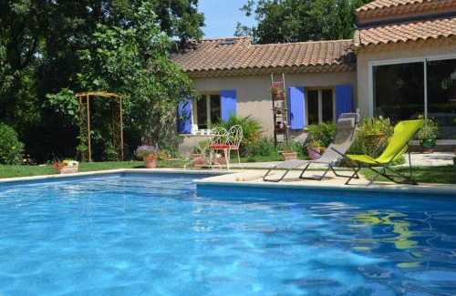 Rochefort-du-Gard Casa | Gîte sous les chênes : pour un séjour ressourçant