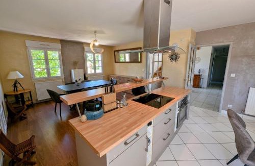 Fretigney-et-Velloreille Casa | Gîte spacieux à Fretigney avec jardin et billard, idéal pour 8 pers. - FR-1-583-507