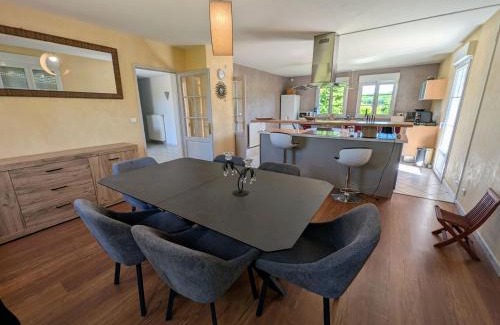 Fretigney-et-Velloreille Casa | Gîte spacieux à Fretigney avec jardin et billard, idéal pour 8 pers. - FR-1-583-507
