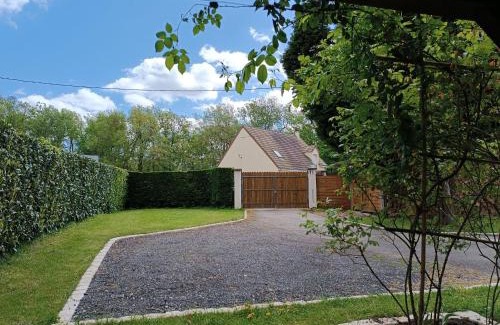 Nargis Casa | Gîte spacieux à 1h de Paris avec jardin et parking, proche Montargis et activités variées - FR-1-590-366