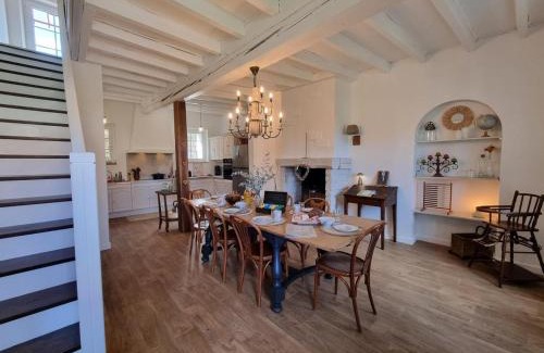 Saint-Haon-le-Chatel Casa | Gîte spacieux à Saint-Haon-le-Châtel, animaux acceptés - FR-1-496-371