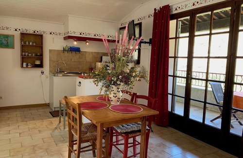 Venasque Apartamento | Gîte studio with loggia in Venasque en Provence
