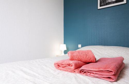 Segre Apartamento | Gîte Terracotta de Segré ? cuisine ? chambre (lit queen size) ? salon