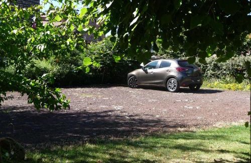Seneujols Casa | Gîte tout inclus avec terrasse, jardin et parkings, proche Puy-en-Velay et chemins de randonnée. - FR-1-582-323