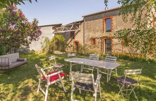Monnieres Casa | Gîte typique au cœur de Monnières, proche Sèvre, jardin privatif, Wifi, idéal pour pêche et rando - FR-1-306-985